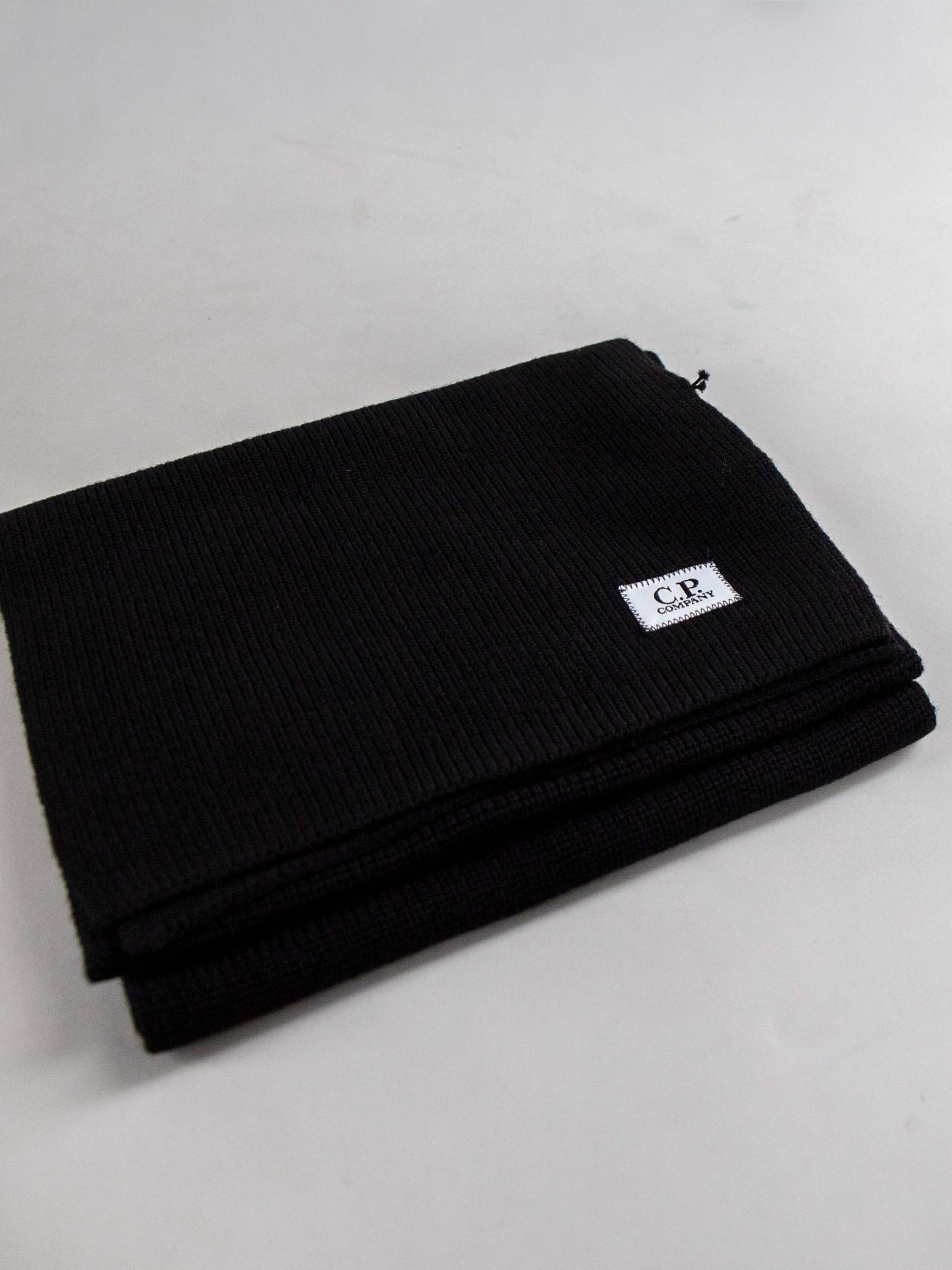C.P. Company Sjaal Zwart Extrafine Merino Wool